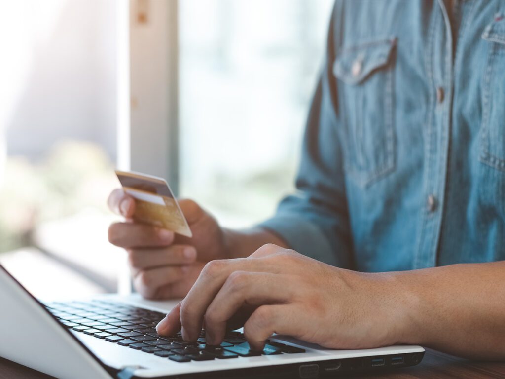Making a credit card payment on computer